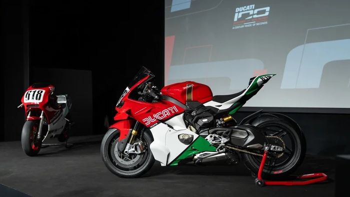 Ducati Superleggera V4 Centenario yang diproduksi 100 unit saja