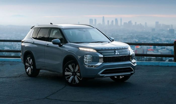 detail tampilan Mitsubishi Outlander 2026