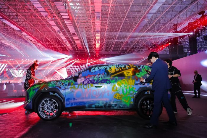 OMODA &amp; JAECOO memperkenalkan OMODA 4 serta teknologi Valet Parking Driver (VPD).