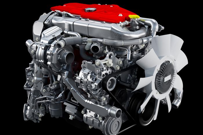 Ubahan pertama adalah mesin baru berkode N04C-YE.