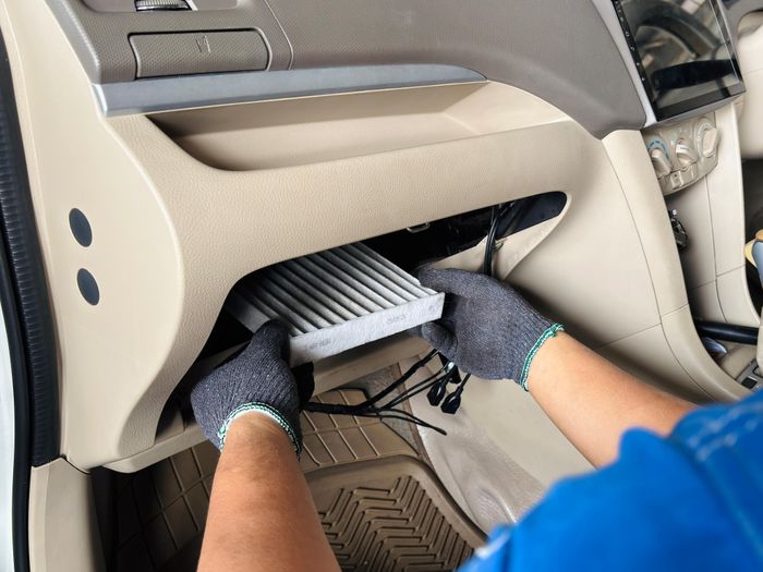 Pengecekan filter AC Suzuki Ertiga