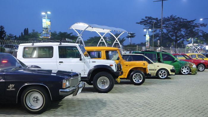 Barisan Suzuki Jimny SJ series hingga motuba lain memperlihatkan ragam kendaraan yang hadir di Motuba Bogor Timur SILATURIDE.