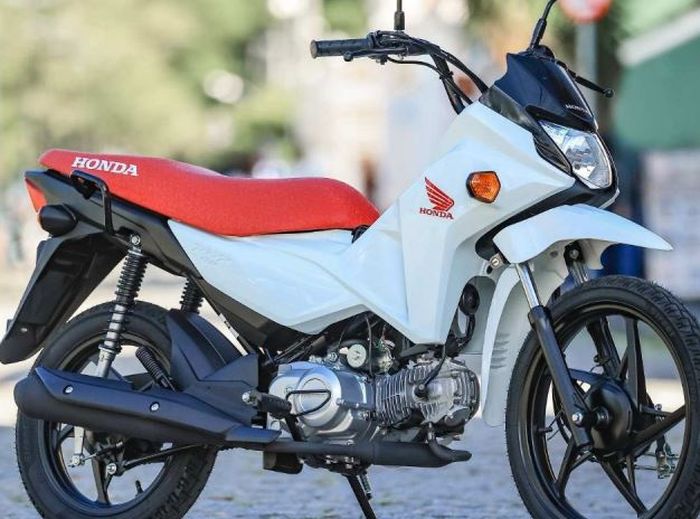 Honda Pop 110i ES warna putih