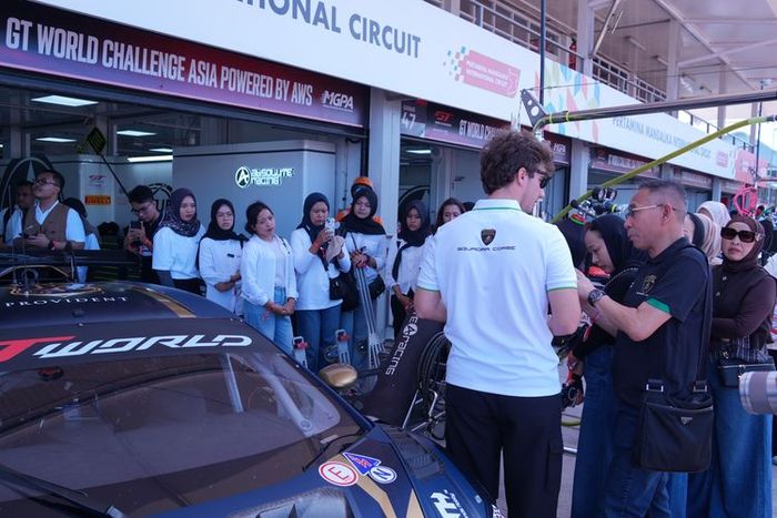 PT Pertamina Lubricants ajak siswa dan guru berbagai SMK tonton langsung balap mobil internasional di sirkuit Mandalika