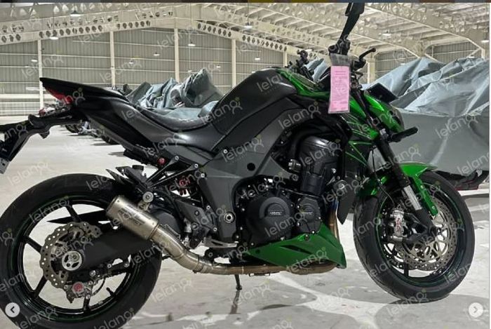 Kawasaki Z1000 tahun 2023 warna hijau yang dilelang Badan Pemulihan Aset Kejaksaan Agung RI laku diharga Rp 302.363.400