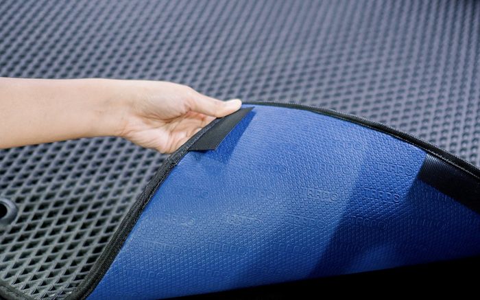 Karpet mobil Trapo Classic V dengan tambahan material RealGrip 2.0 dari Trapo Fix