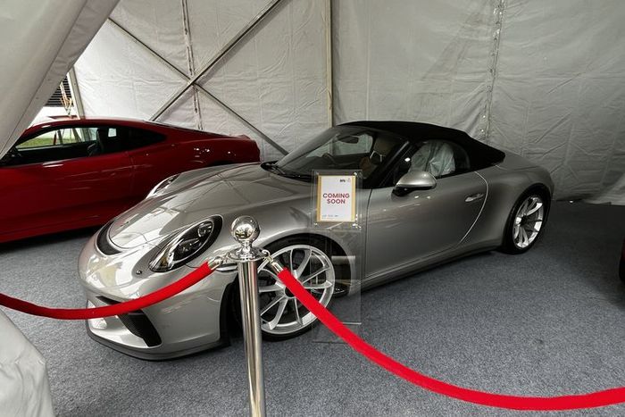 Porsche 911 Speedster milik Harvey Moeis yang dipajang di BPA Fair 2026 untuk dilelang