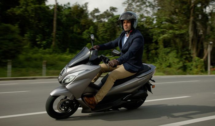posisi riding Suzuki Burgman 15