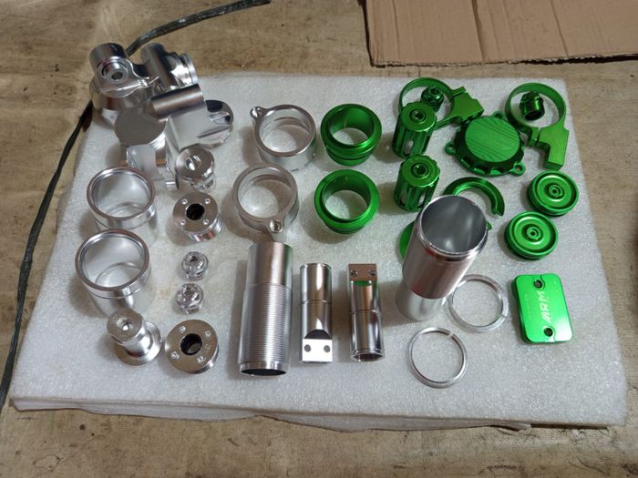Anodize beberapa part sokbreker 