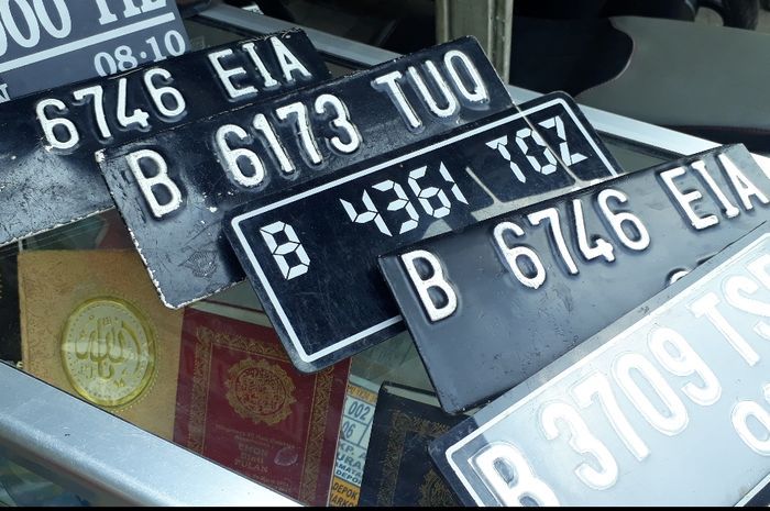 Jasa pembuatan pelat nomor tepi jalan