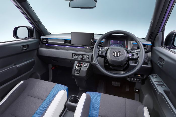 Interior Honda Super-One.