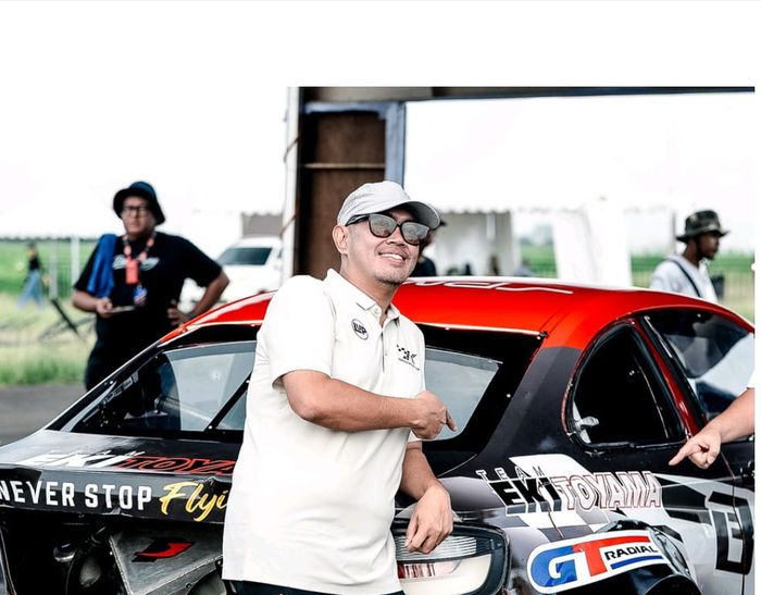 pasangan anak kembar yang baru berusia 13 tahun ini sukses tampil garang di kelas PRO AM dan langsung memberi tekanan buat para drifter yang usianya jauh di atas mereka.