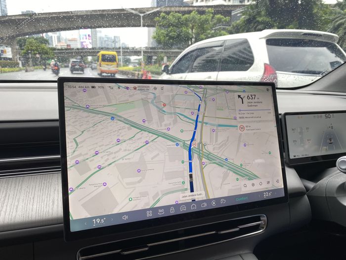 Tampilan peta navigasi bawaan XPENG G6.