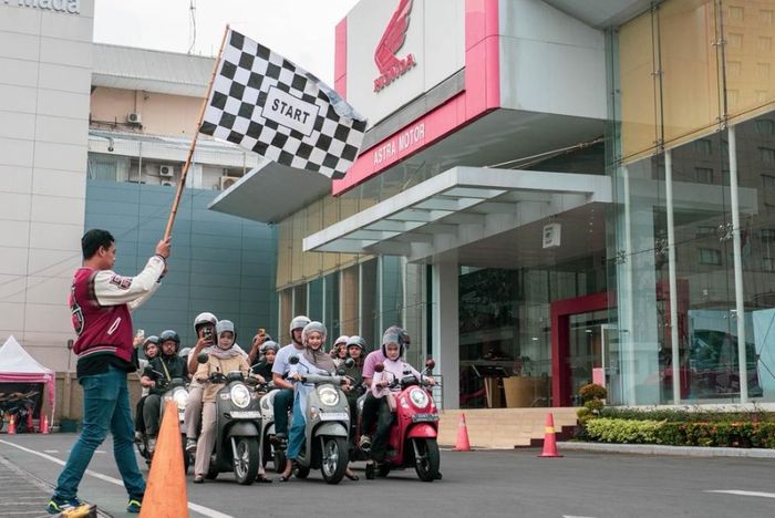 Peserta sebelum memulai perjalanan