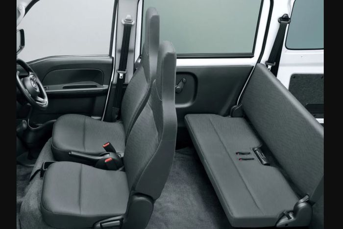 kabin Nissan Clipper Van standar