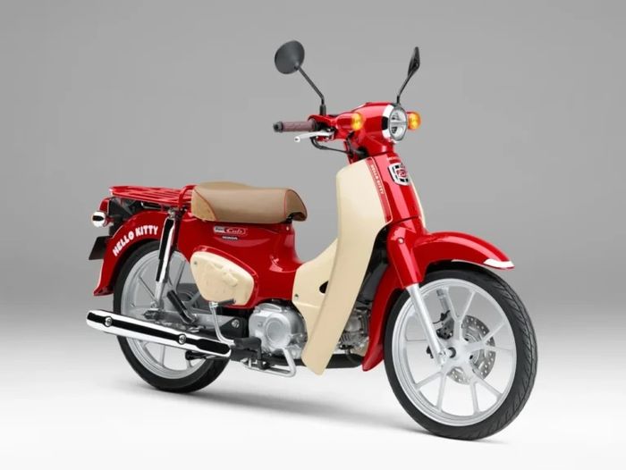 Honda Super Cub edisi Hello Kitty