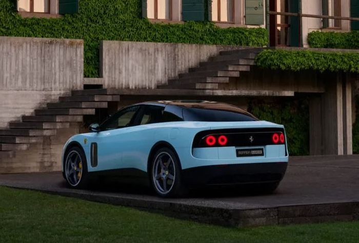 bagian belakang Ferrari Luce