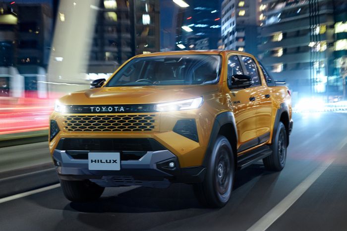 Toyota Hilux Z Adventure warna Sulfur Metallic.