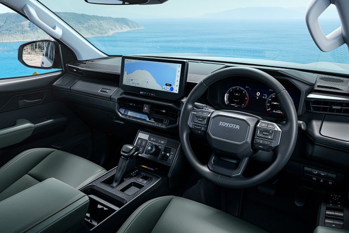 Interior Toyota Hilux terbaru spek Jepang.