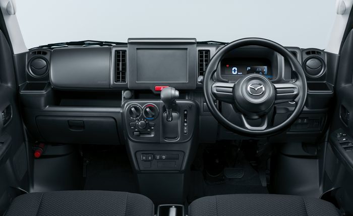 Interior Mazda Scrum Buster Turbo.