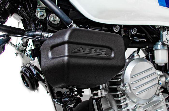walau masuk kategori motor entry-level, sudah dilengkapi ABS