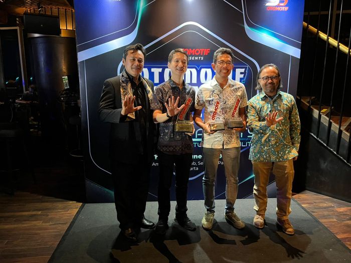 Penghargaan pertama diraih Wuling Darion PHEV yang dinobatkan sebagai The Best Medium MPV.