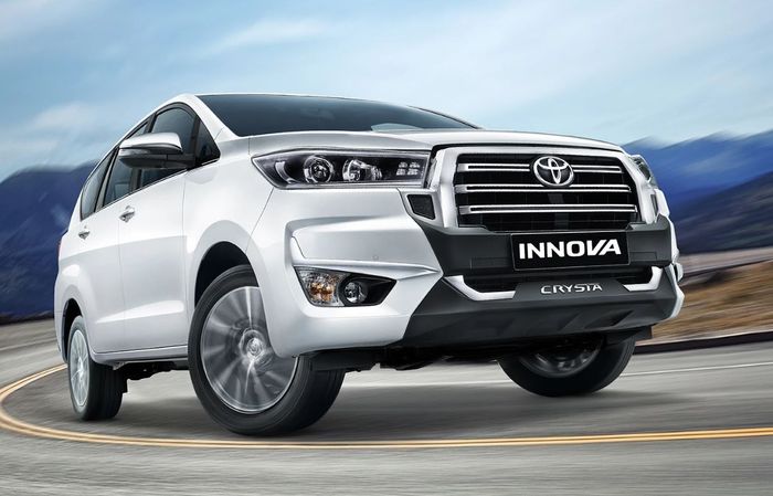 detail tampilan Toyota Innova Crysta model 2026