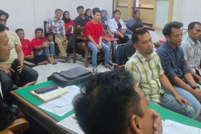 Sidang dengan agenda pemeriksaan saksi dalam kasus penangkapan dua orang yang membeli Pertalite menggunakan jeriken di Pengadilan Negeri Medan, (4/6/26)