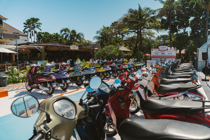 Line-up Yamaha Classy tampil di area pameran Yamaha Classy Modifest 2026 Bali. 