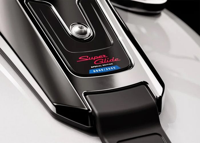Detil tangki bensin Harley-Davidson Super Glide 2026