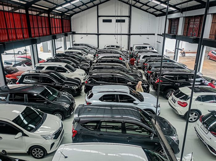 Perusahaan menyediakan berbagai pilihan mobil bekas yang telah melewati proses inspeksi menyeluruh guna memastikan kondisi kendaraan lebih transparan 