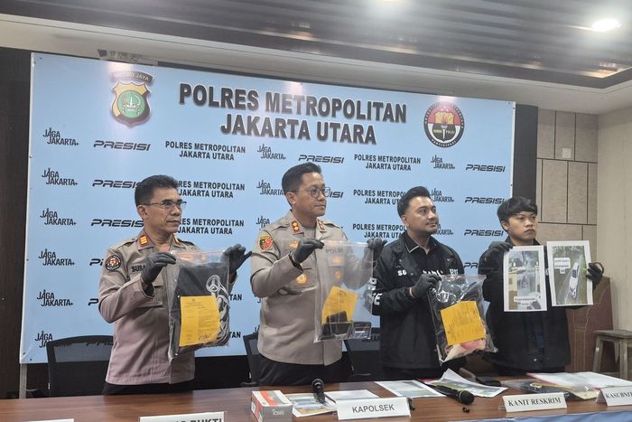 Konferensi Pers Polsek Metro Penjaringan dalam pengungkapan kasus percobaan penculikan lansia usia 70 tahun oleh calon menantu memakai Toyota Fortuner