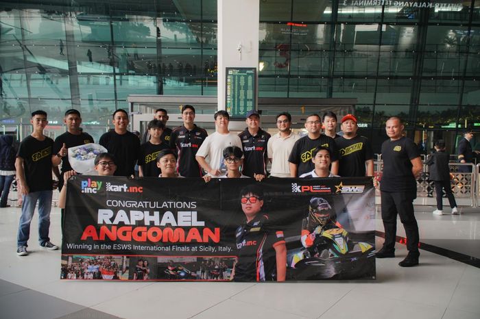Pembalap Indonesia, Raphael Anggoman, sukses mengukir prestasi di ajang SWS International E-Finals 2026 yang digelar di Rush Speed Arena, Alcamo, Sicily, Italia.