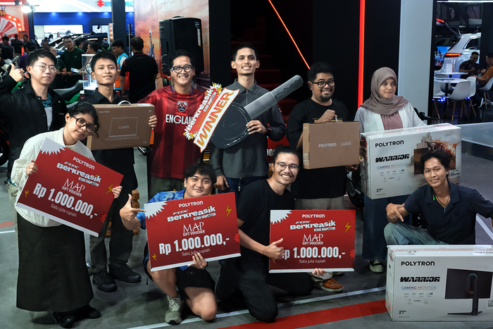 Para pemenang juara 1, 2, 3, 4, 5 dan Grand Finalist dalam ajang Polytron FOX Berkreasik Design Competition
