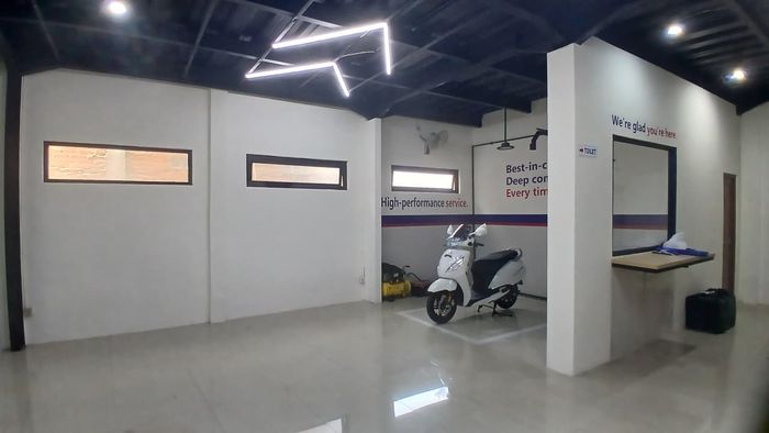 Dealer TVS Padalarang kini melayani penjualan motor TVS, penjualan sparepart dan aksesori resmi, hingga layanan servis mulai dari servis gratis, servis berkala, sampai servis besar.