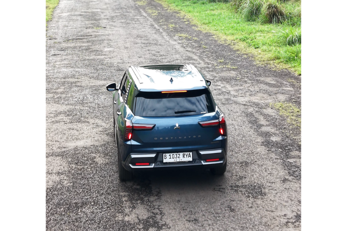 Mitsubishi Destinator dibekali berbagai mode berkendara untuk membantu menghadapi beragam kondisi jalan. 