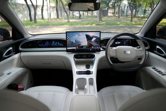 Bagian kabin Geely EX2 yang menawarkan desain kompak tapi nyaman.