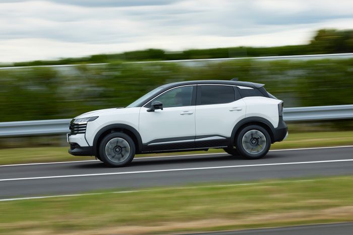 Nissan Kicks e-POWER P16 varian X.