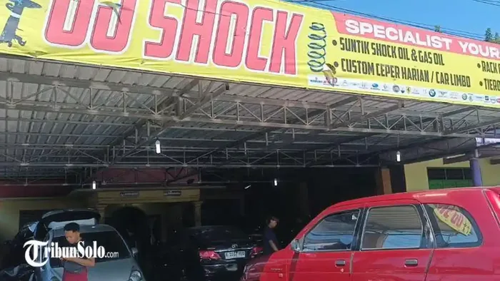 Bengkel kaki-kaki mobil OJ Shock di Teras, Boyolali, Jawa Tengah yang diserang konvoi pesilat anarki, (29/6/26) dini hari