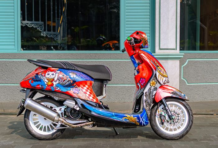 Gen Z lebih suka gaya modifikasi yang berbeda dari biasanya. Racing Look pada Yamaha Grand Filano ini salah satunya