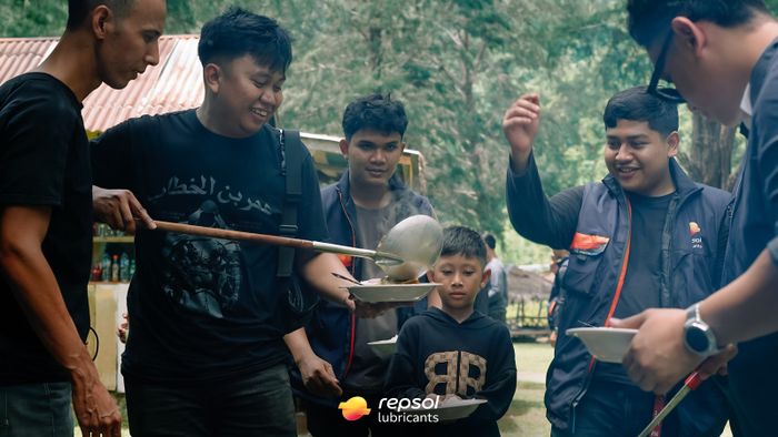 Para peserta Repsol Ride Story bisa turing sambil menikmati indahnya alam, budaya dan kuliner nusantara