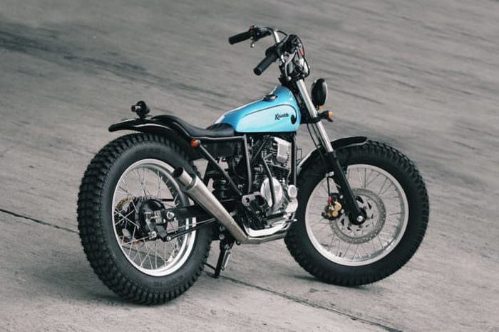 Kustom Scrambler Yamaha Scorpio 225 oleh Knuckle Whackjob