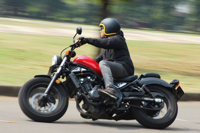 Berbelok Saat Berkendara