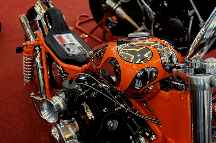 Honda CB 200T kustom oleh Robot Motorwork
