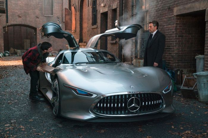 Mercedes-Benz AMG Vision Gran Tourismo Akan Digunakan Ben Affleck
