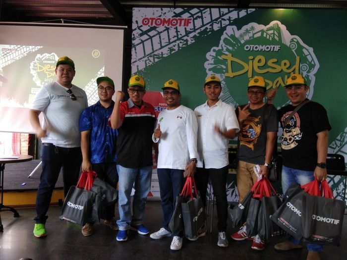 Diesel Day 2017. Juara1  tarik unit mobil Toyota Hilux &nbsp;yang diisi 1 orang