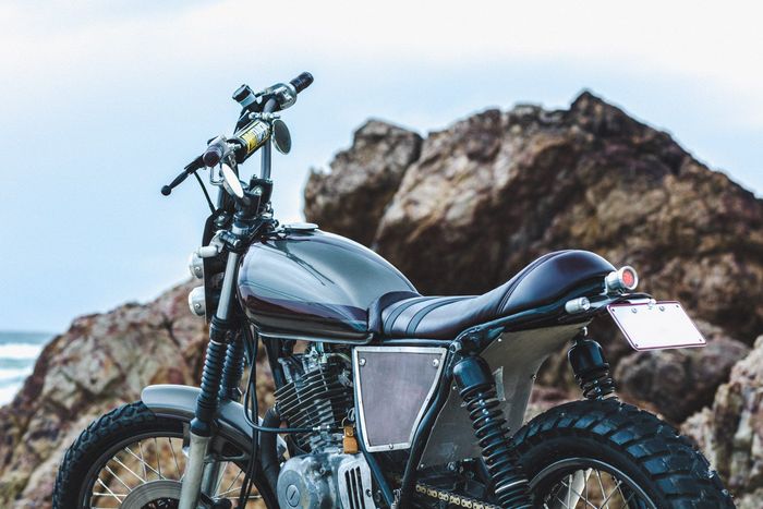 Suzuki GN250 kustom scrambler oleh Purpose Built Moto