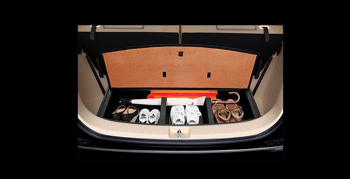 Bagian bawah bagasi Mitsubishi Xpander