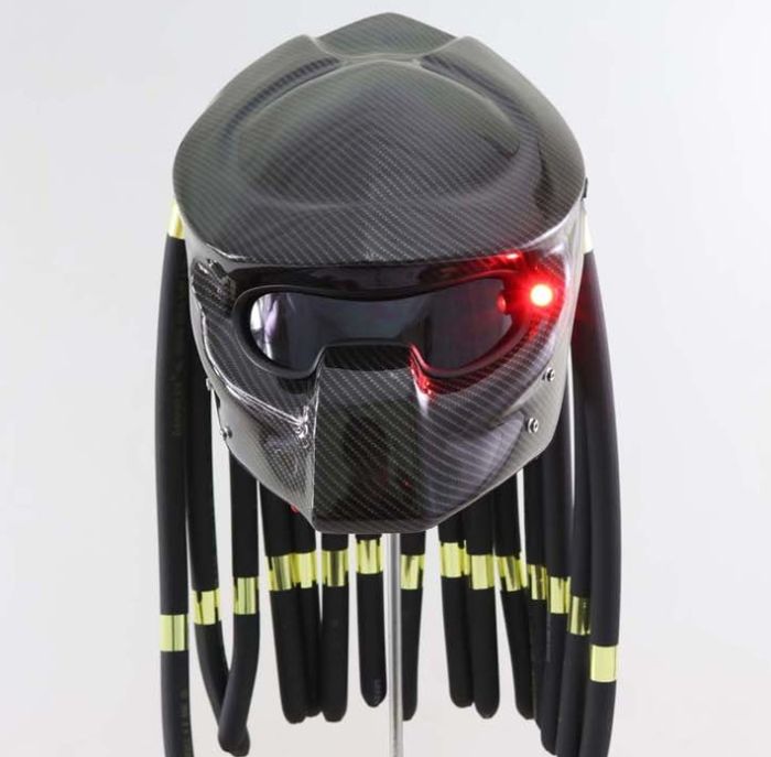 Helm Unik Predator