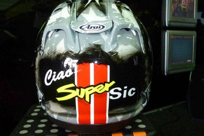 Tulisan salam Rossi Untuk Marco Simoncelli